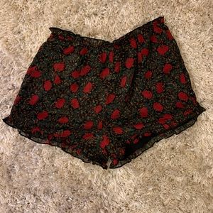 Floral Vintage Style a Short with Wavey Trim